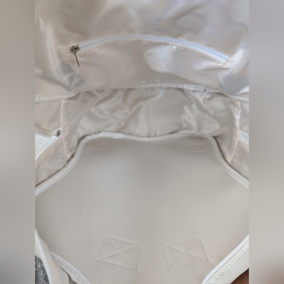 NWOT Hello Kitty Star Shaped Backpack - Picture 8 of 8